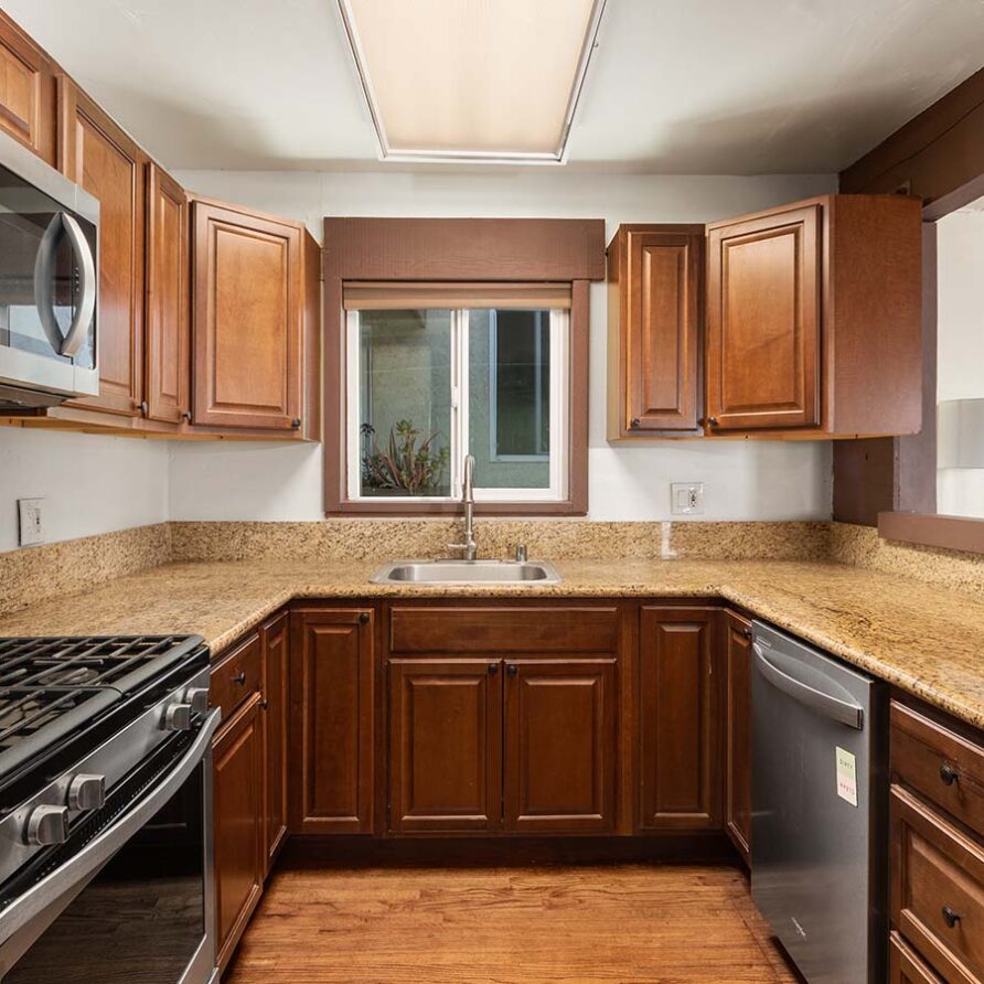 725 Cohasset Court Photo 13 Kitchen